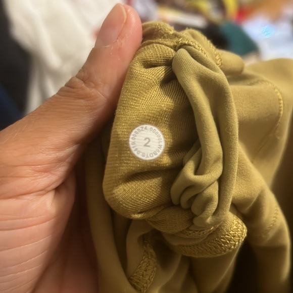 lululemon Align Crop (21") Yellow - Picture 4 of 4